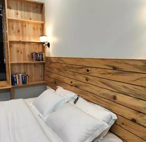 ベッドアンドブレックファースト Shepherds Of Dharamshala