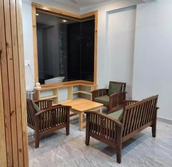 ベッドアンドブレックファースト Shepherds Of Dharamshala