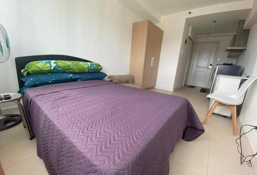 Condo Studio In The Residences At Commonwealth