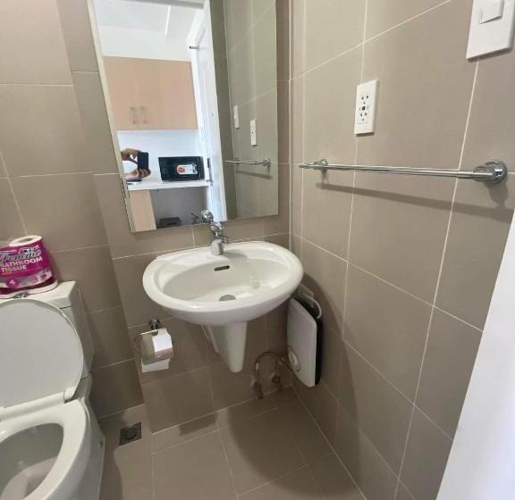 Condo Studio In The Residences At Commonwealth