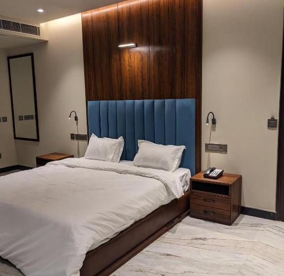 Hotel All Starr Club