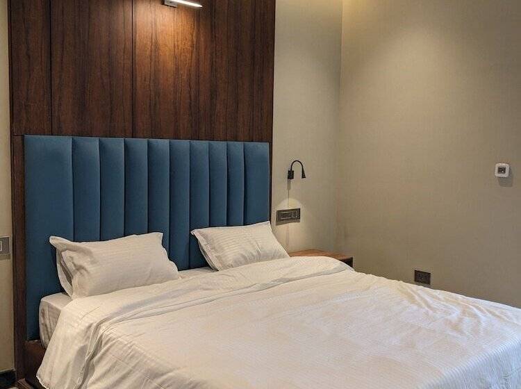 Hotel All Starr Club