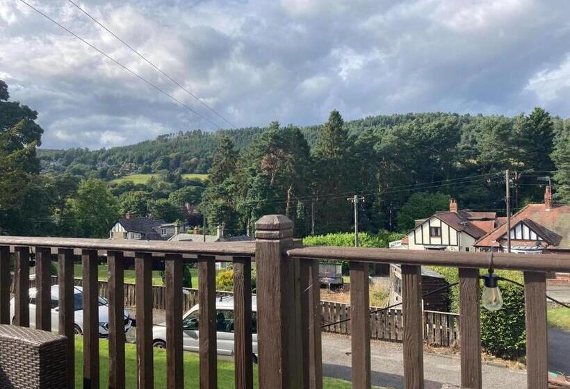 בית מלון כפרי Armstrong Manor