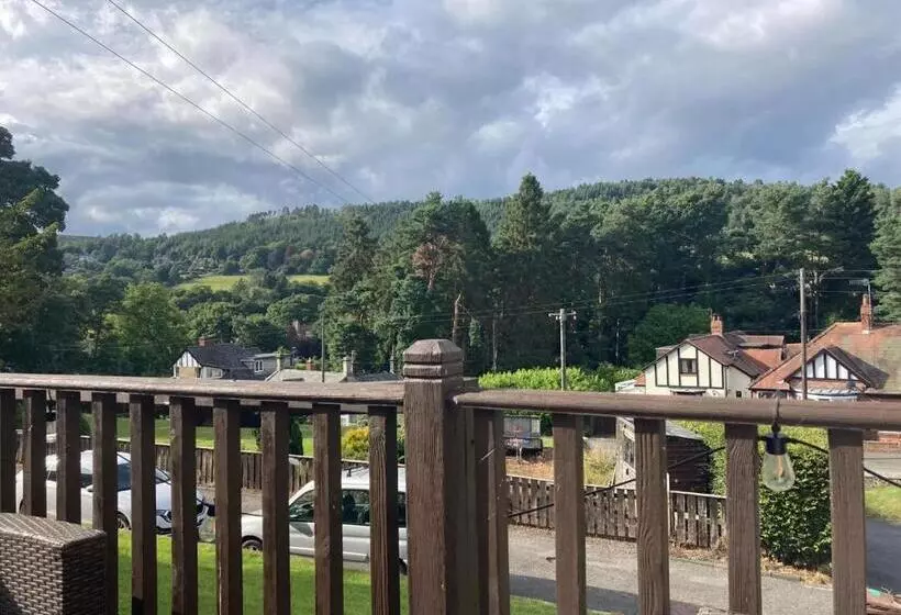 ホテル Armstrong Manor