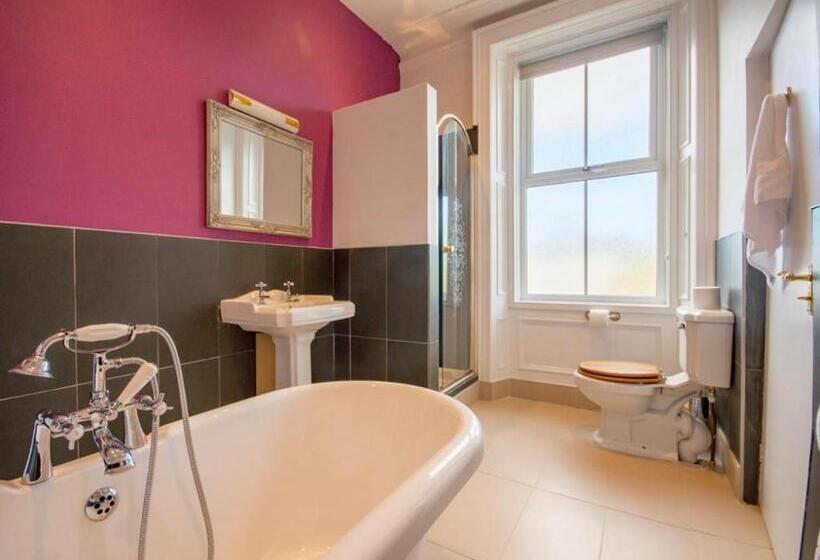 בית מלון כפרי Armstrong Manor