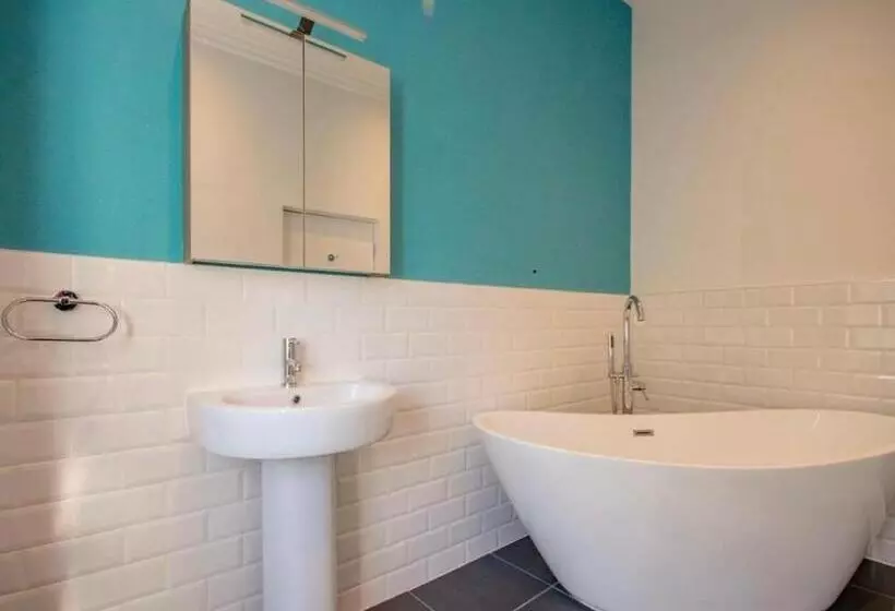 ホテル Armstrong Manor