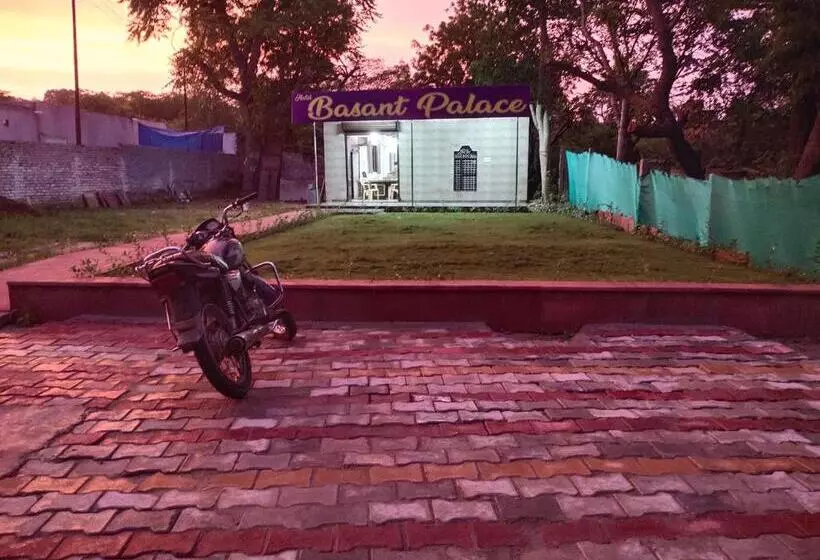 ホテル Basant Palace