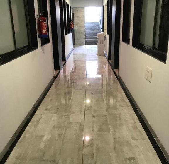 فندق Hooliv Ariana