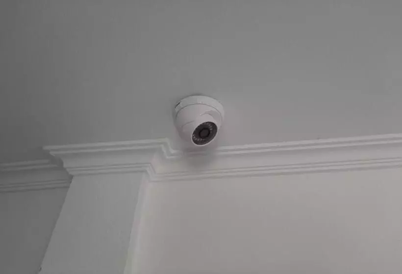 Hotelli Oyo 93457 White House Syariah