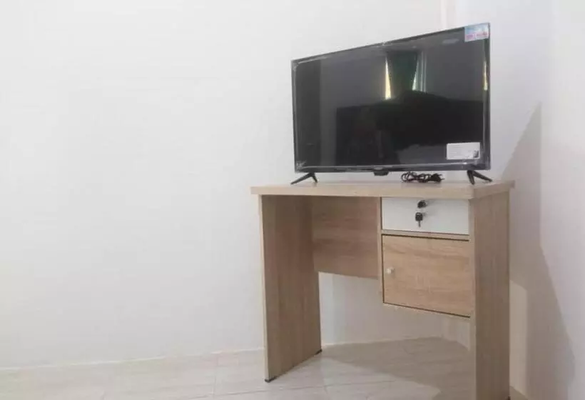 Hotelli Oyo 93457 White House Syariah