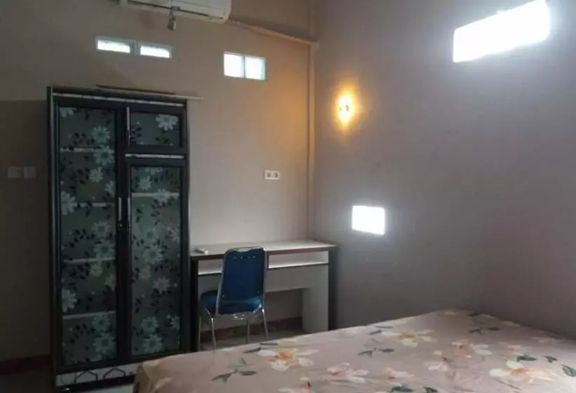 Hotelli Oyo 93457 White House Syariah