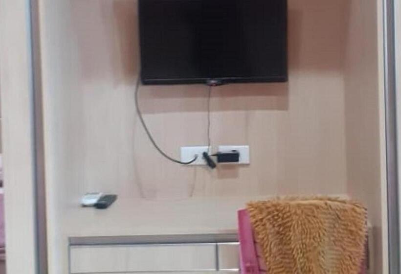 هتل Oyo 93457 White House Syariah