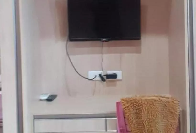 Hotelli Oyo 93457 White House Syariah