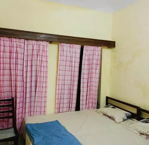 ホテル Shri Paramhansa Sewa Ashram