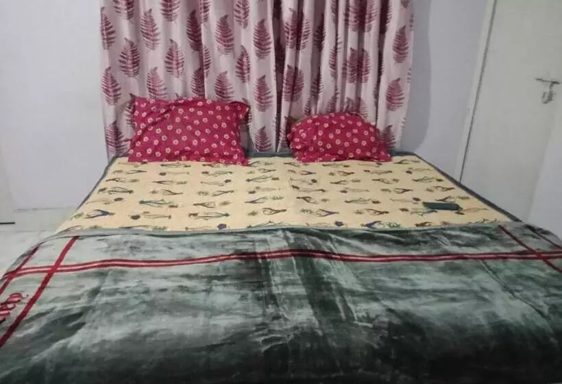 ホテル Shri Paramhansa Sewa Ashram