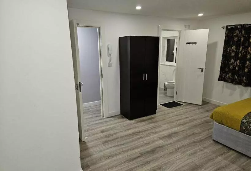 ペンション A Home In A Room