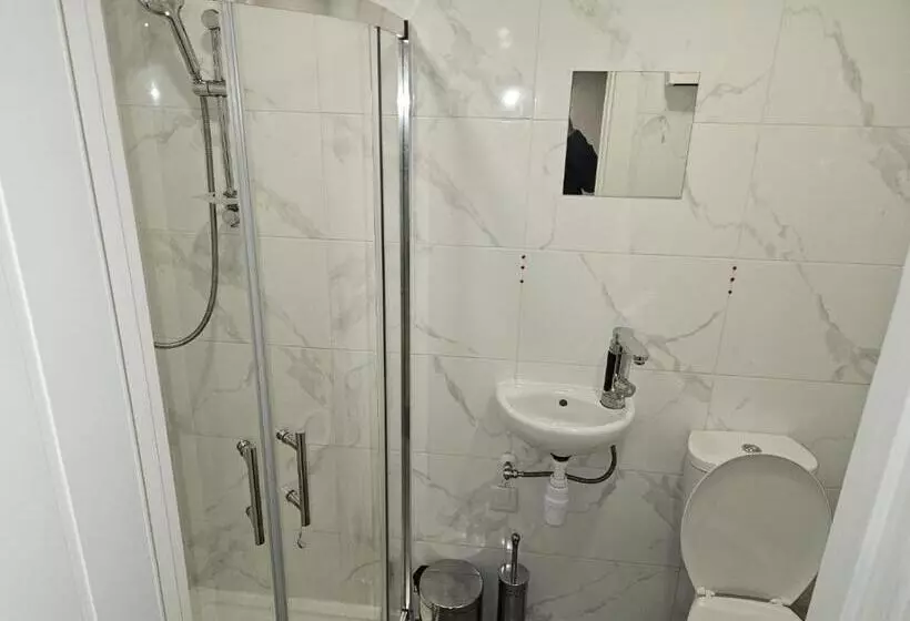ペンション A Home In A Room