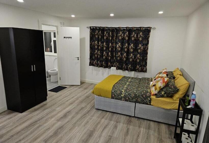 بنسيون A Home In A Room