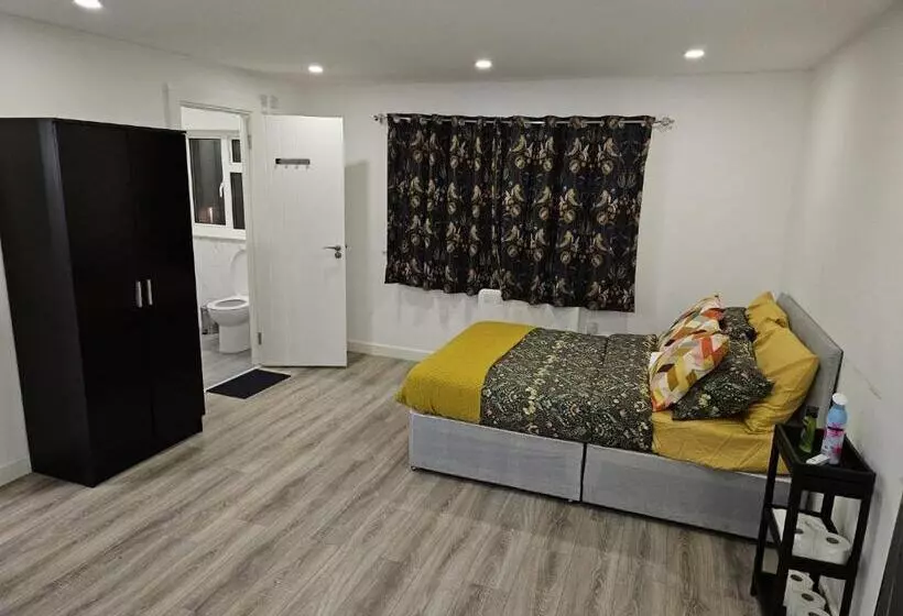 ペンション A Home In A Room