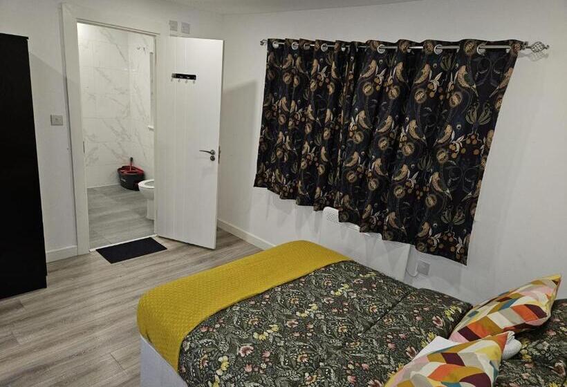 بنسيون A Home In A Room