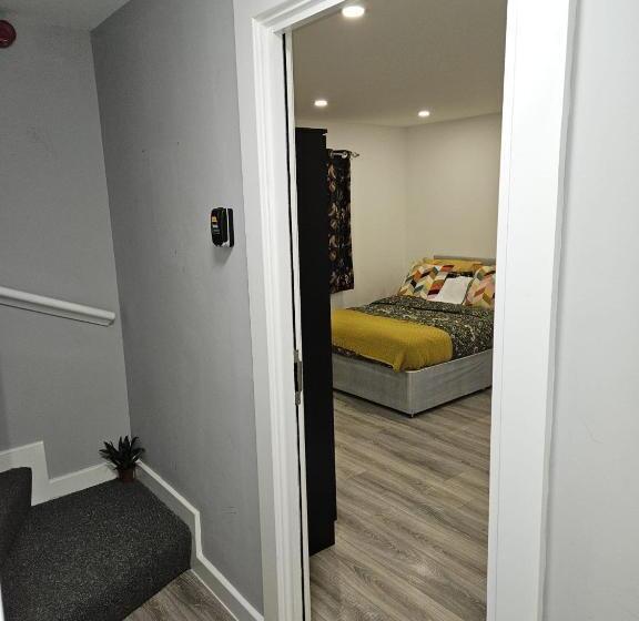 بنسيون A Home In A Room