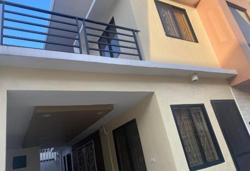 ペンション Denlab Family House