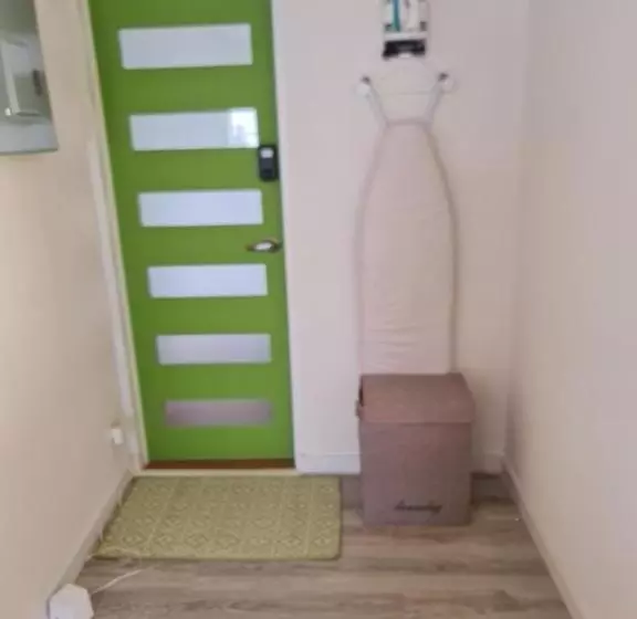 پانسیون Green Door Oasis