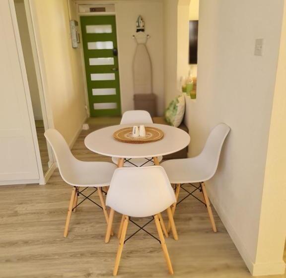 پانسیون Green Door Oasis