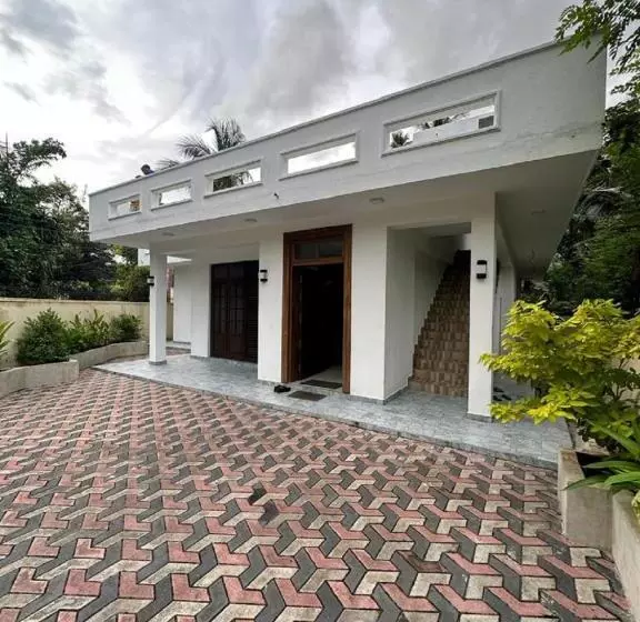 Majatalo Kaduwela Layathraa