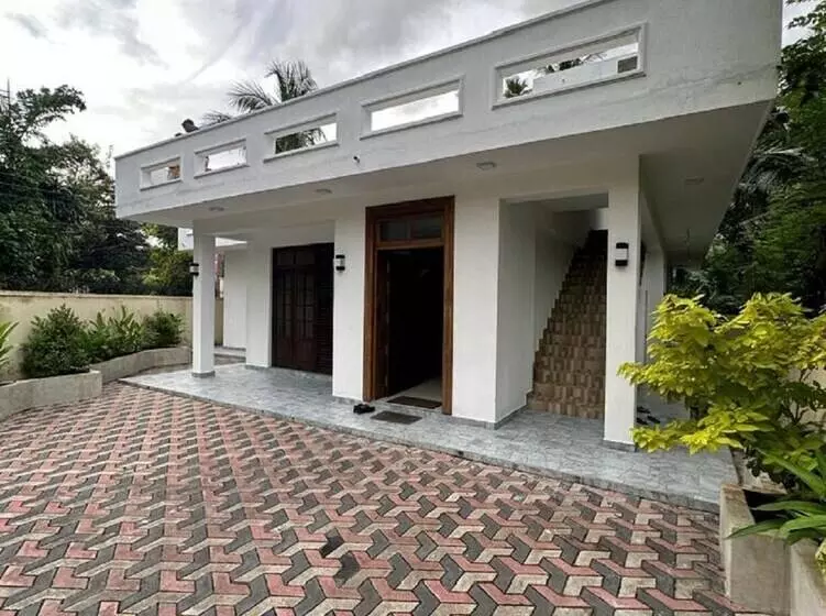 Majatalo Kaduwela Layathraa