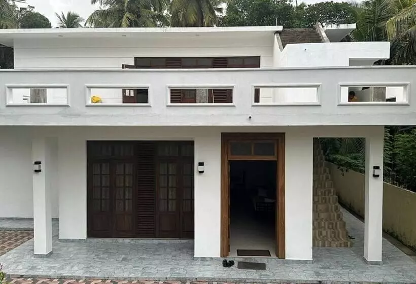 Majatalo Kaduwela Layathraa