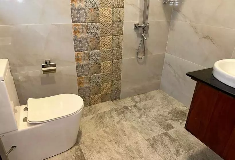 Majatalo Kaduwela Layathraa