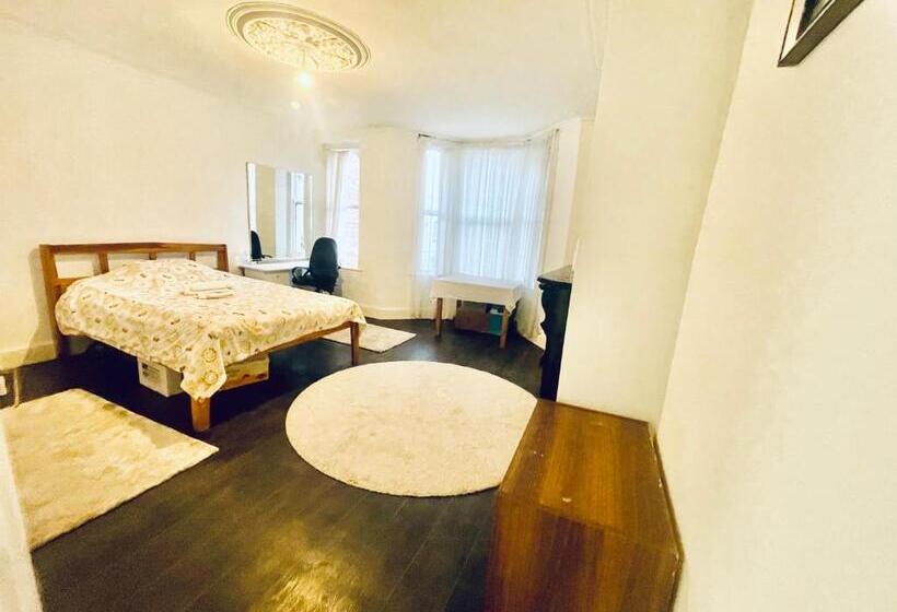 Majatalo Mia Property Two Mile Hill