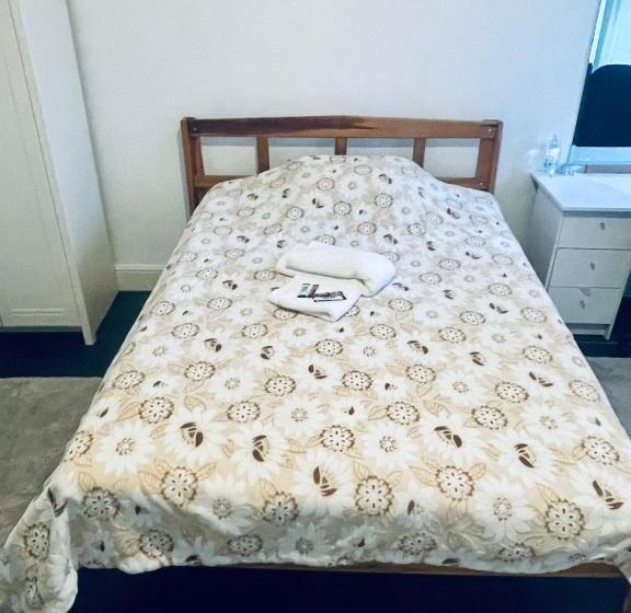 Majatalo Mia Property Two Mile Hill