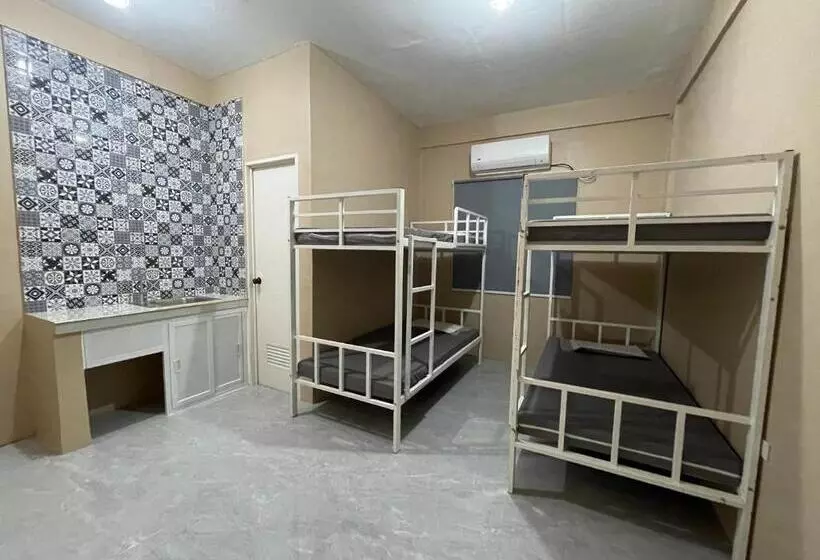 Xyc Hostel