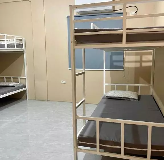 Xyc Hostel