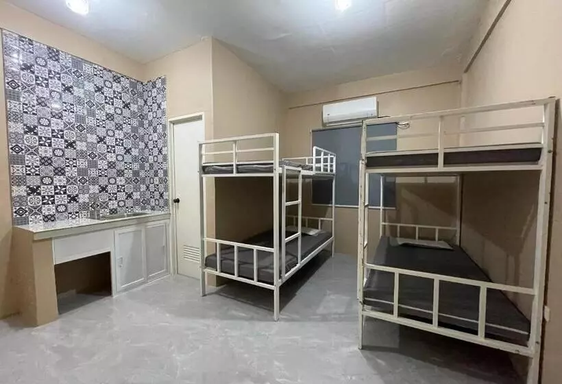 Xyc Hostel