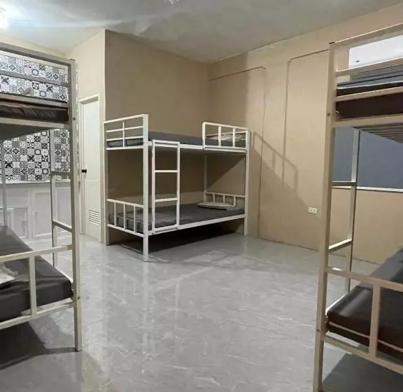 Xyc Hostel