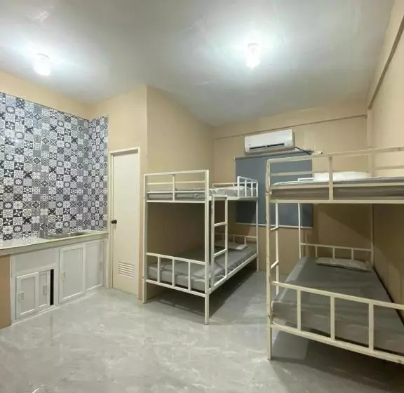 Xyc Hostel