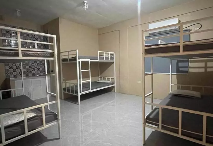 Xyc Hostel