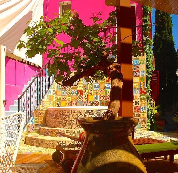 تختخواب و صبحانه Bastide Fauvette & Spa