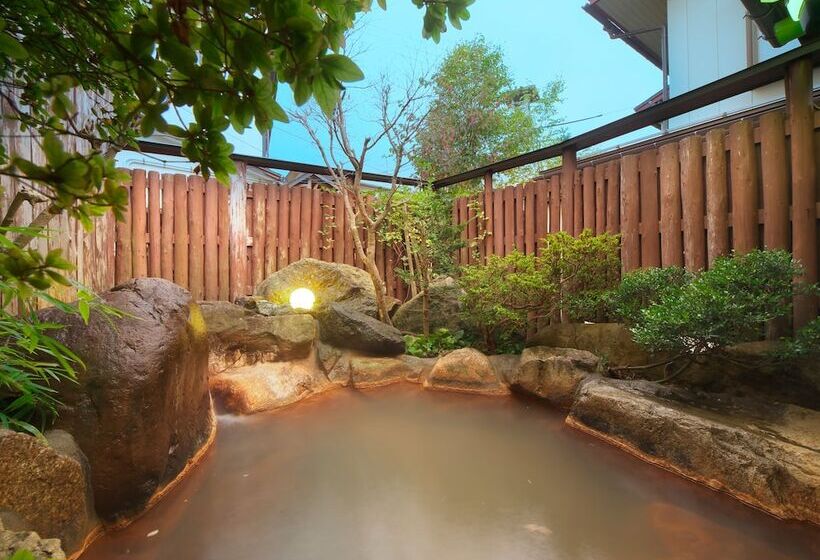 בית מלון כפרי Aihoukan