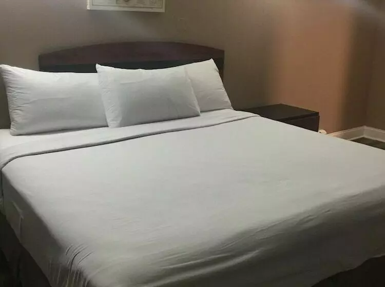 ホテル Americas Best Value Inn Avenel Woodbridge
