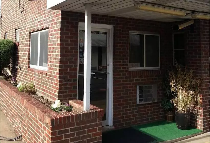 ホテル Americas Best Value Inn Avenel Woodbridge