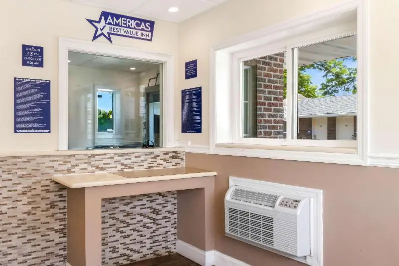 ホテル Americas Best Value Inn Avenel Woodbridge