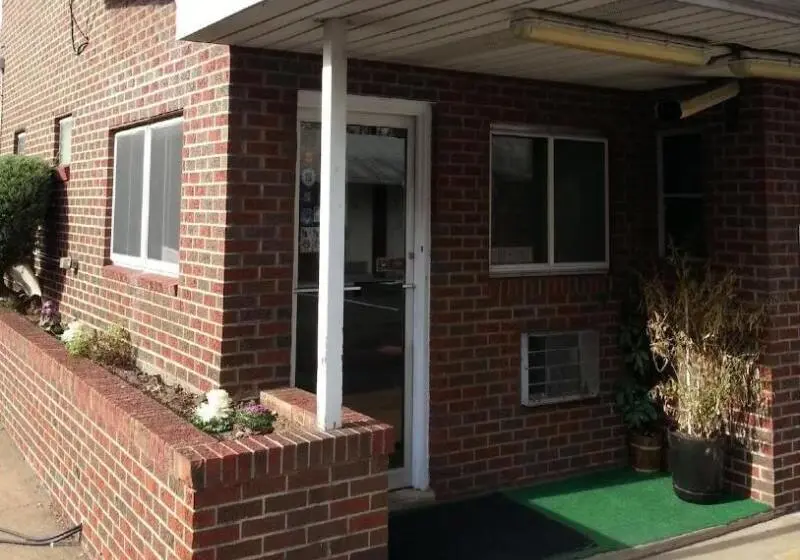 ホテル Americas Best Value Inn Avenel Woodbridge