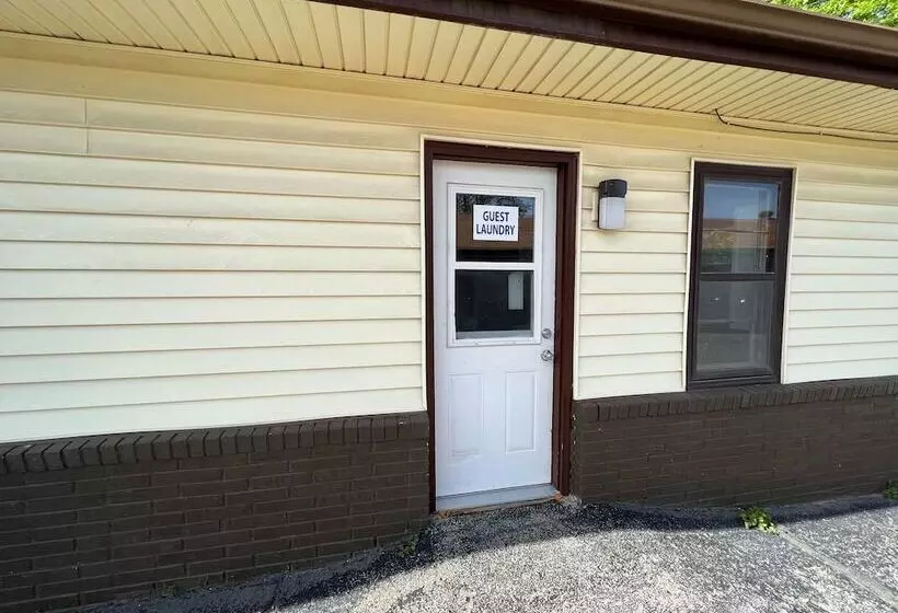 Hotelli Budget Host Inn