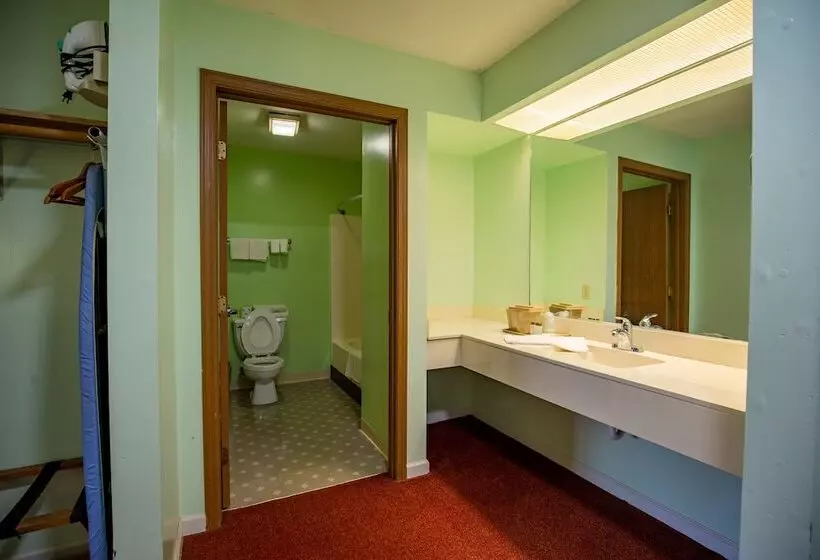 Hotelli Budget Host Inn
