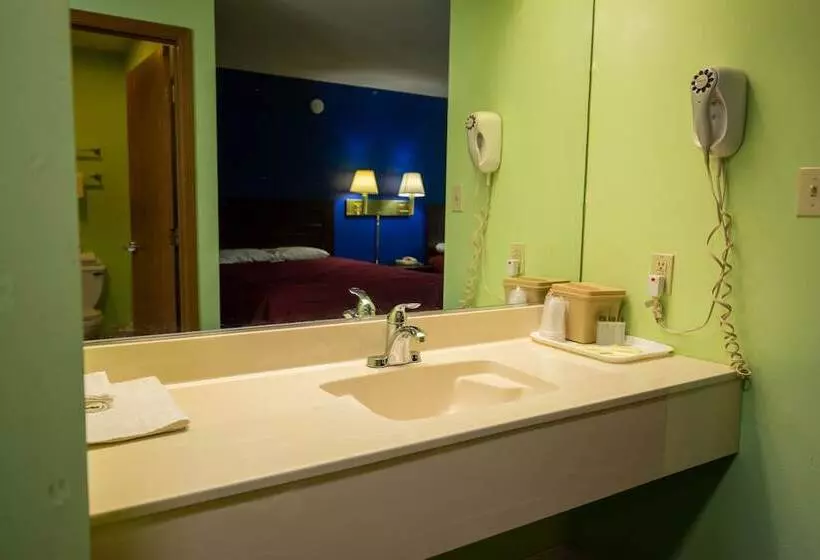 Hotelli Budget Host Inn