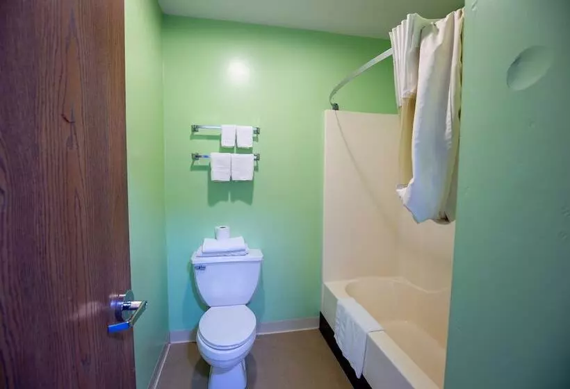 Hotelli Budget Host Inn